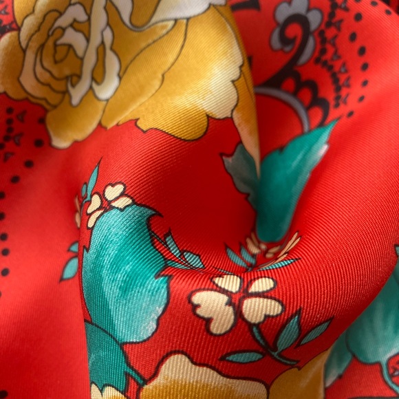 Colourful vintage square scarf - Picture 9 of 9